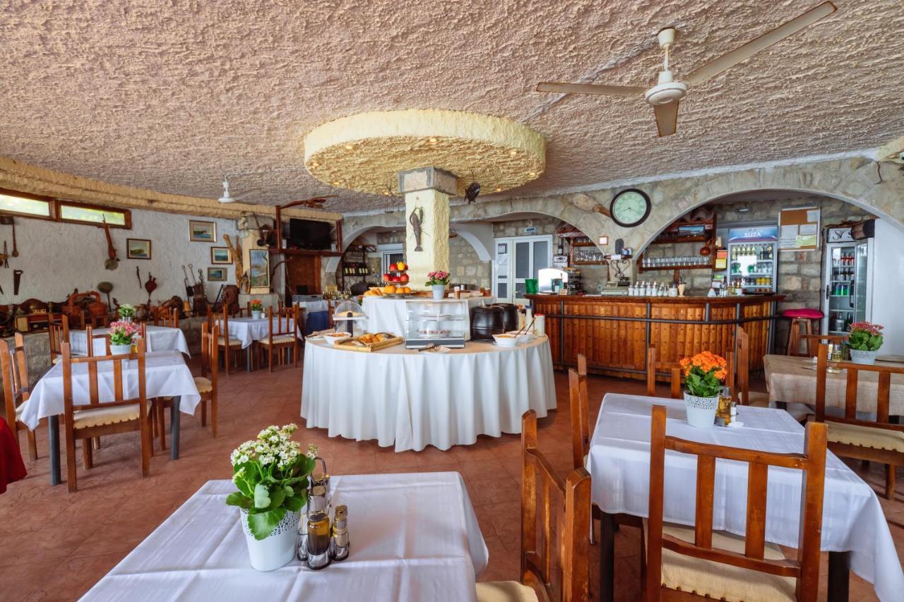 Hotel Savojo Петровац Экстерьер фото