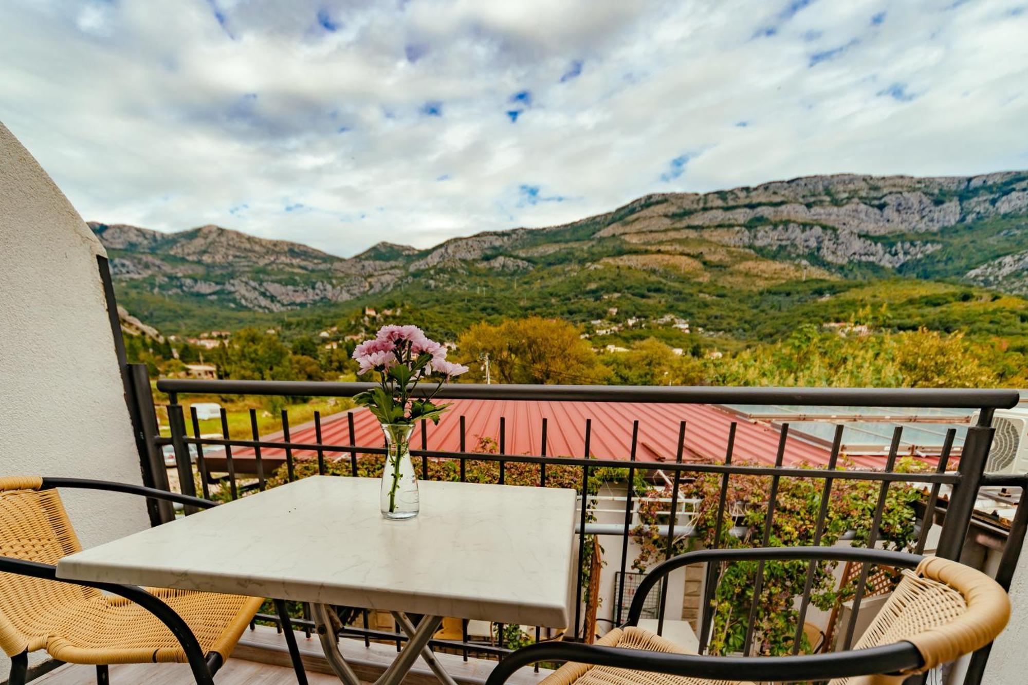 Hotel Savojo Петровац Экстерьер фото