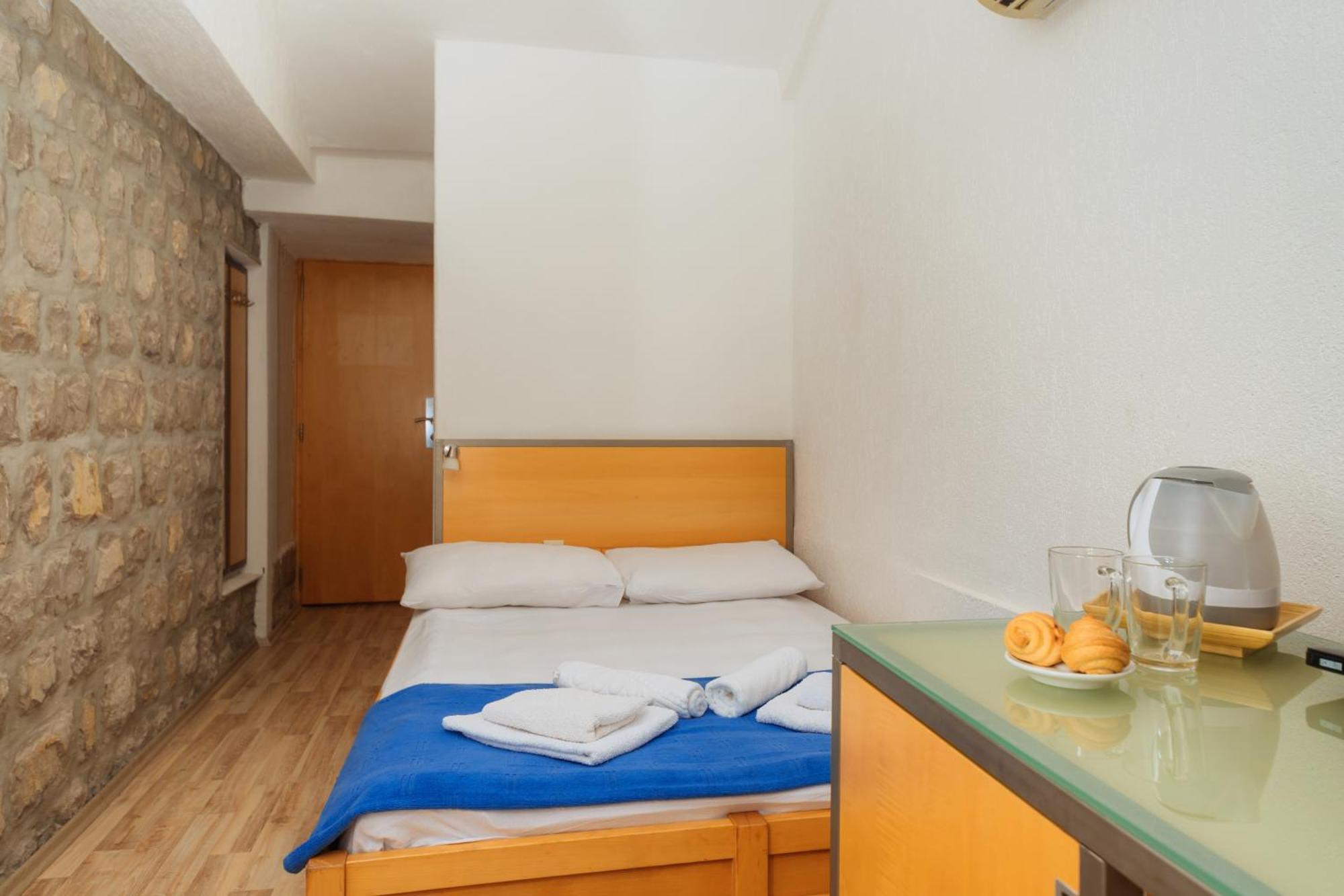 Hotel Savojo Петровац Экстерьер фото
