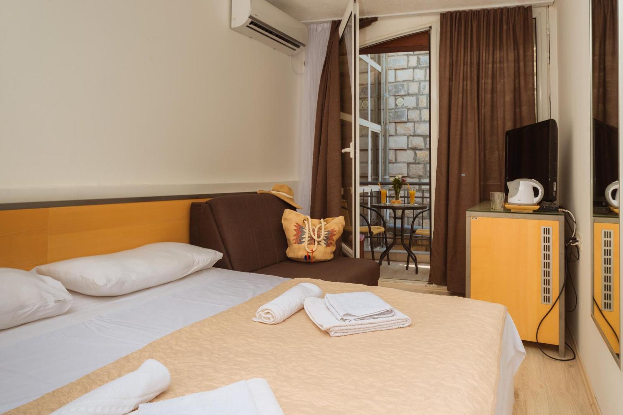 Hotel Savojo Петровац Номер фото