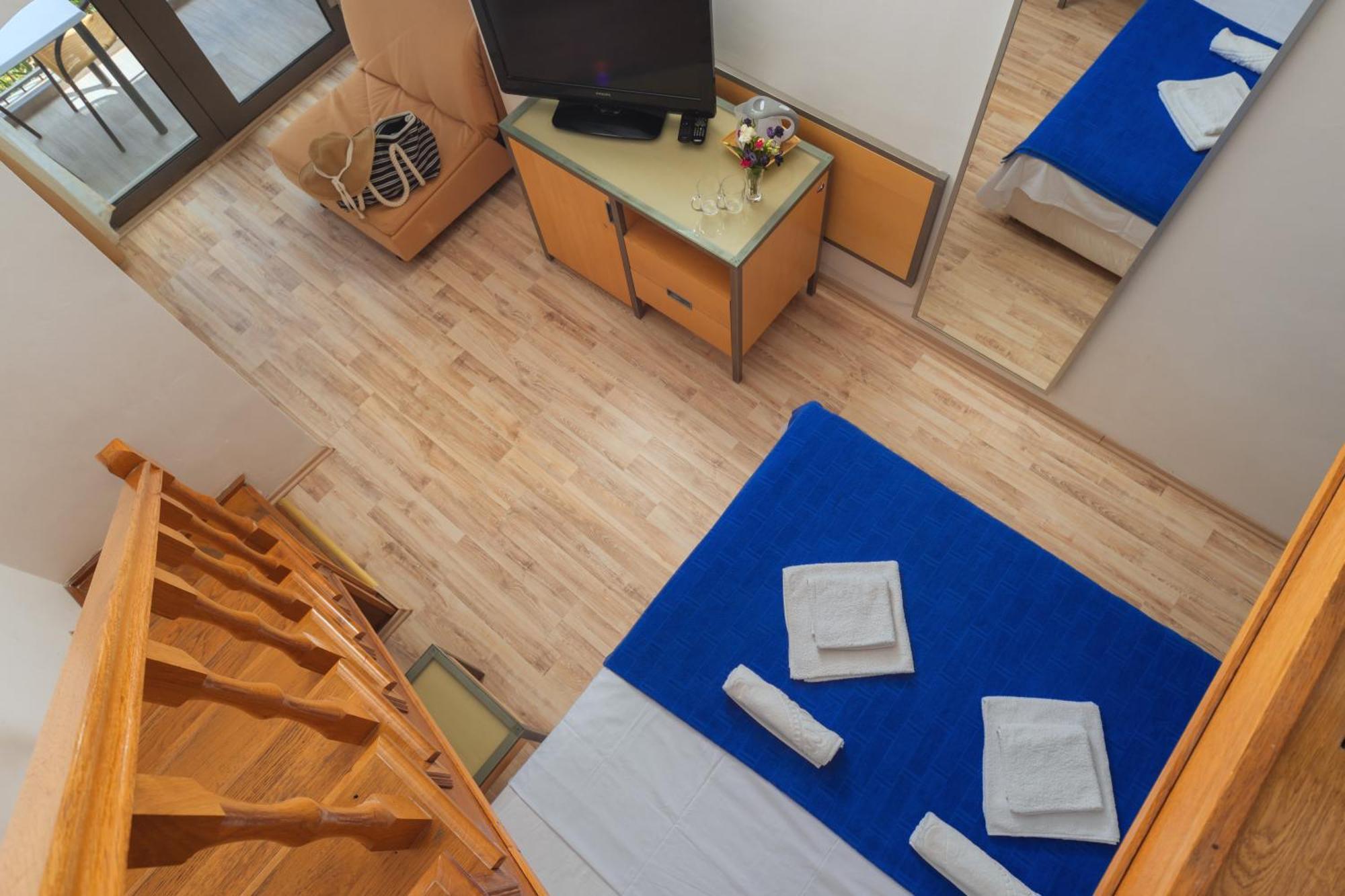 Hotel Savojo Петровац Экстерьер фото